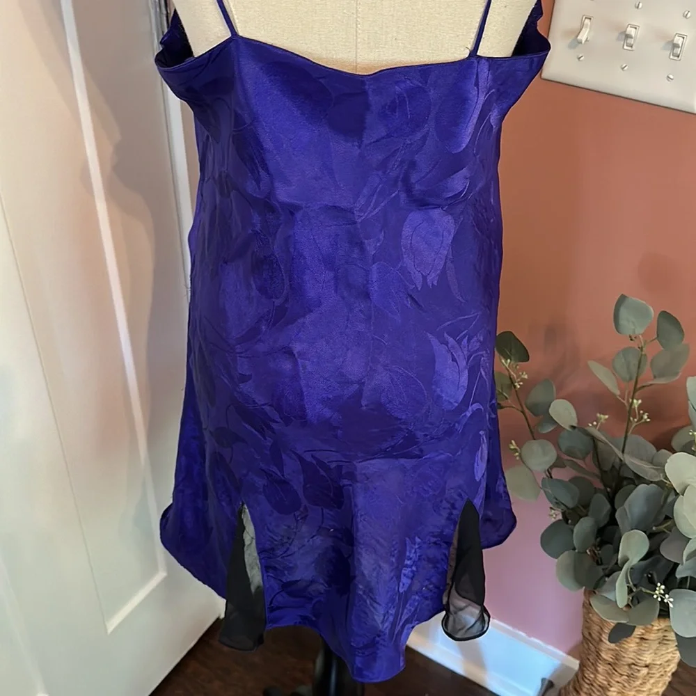 Victoria’s Secret 2-piece 2012 purple black embossed M/6 polyester nightie/panty